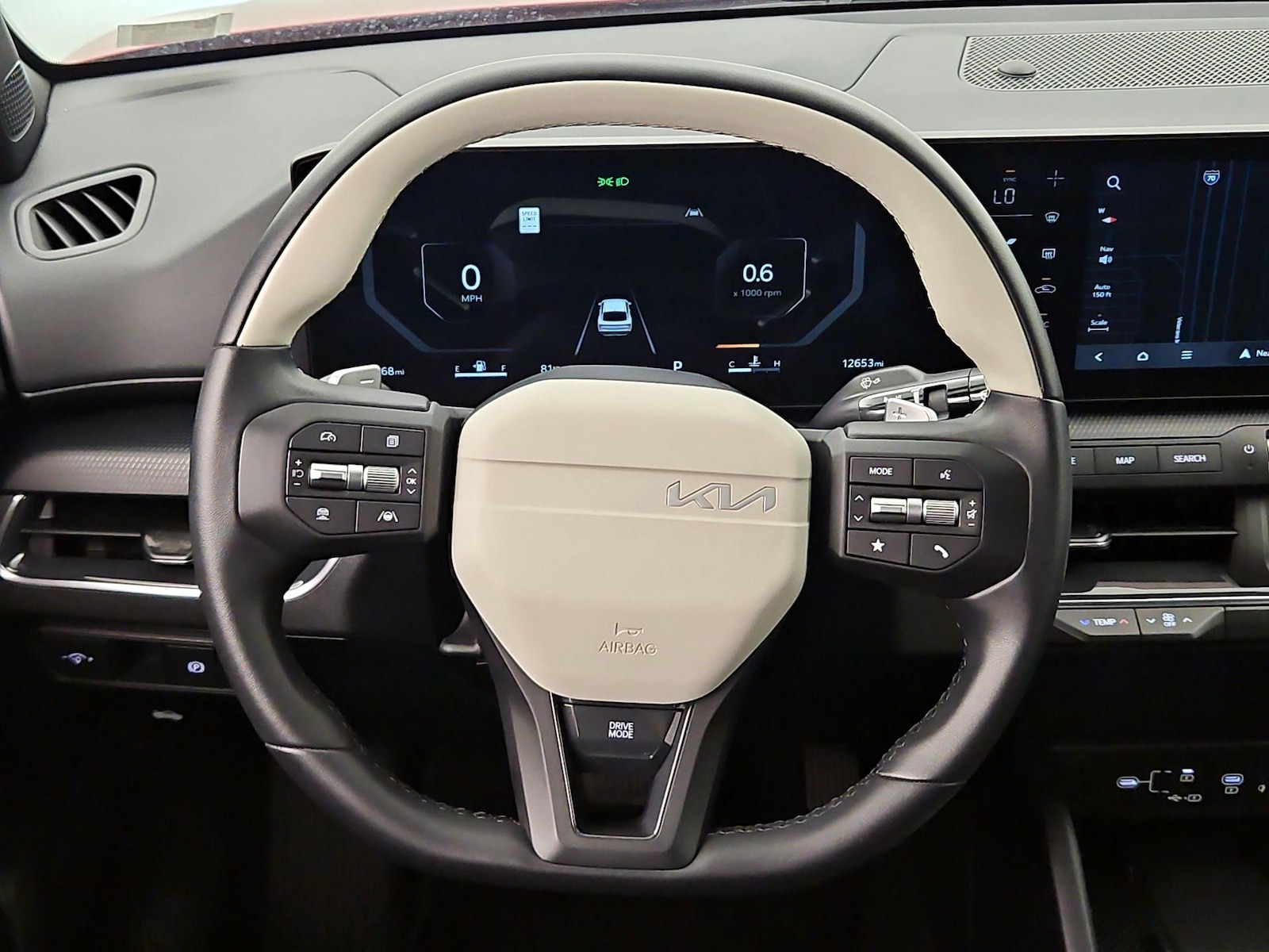 2025 Kia K4 GT-Line - Photo 11