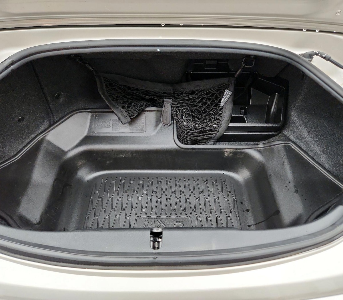 Trunk/Cargo (Seats Up)