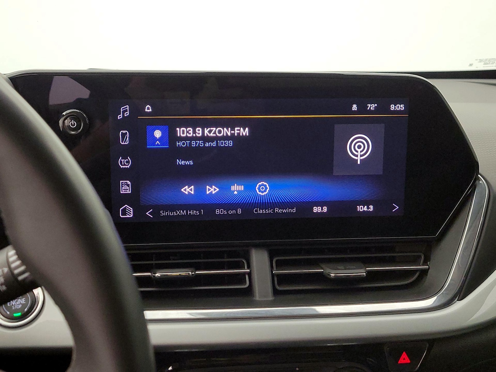 2025 Chevrolet Trax LT - Photo 16