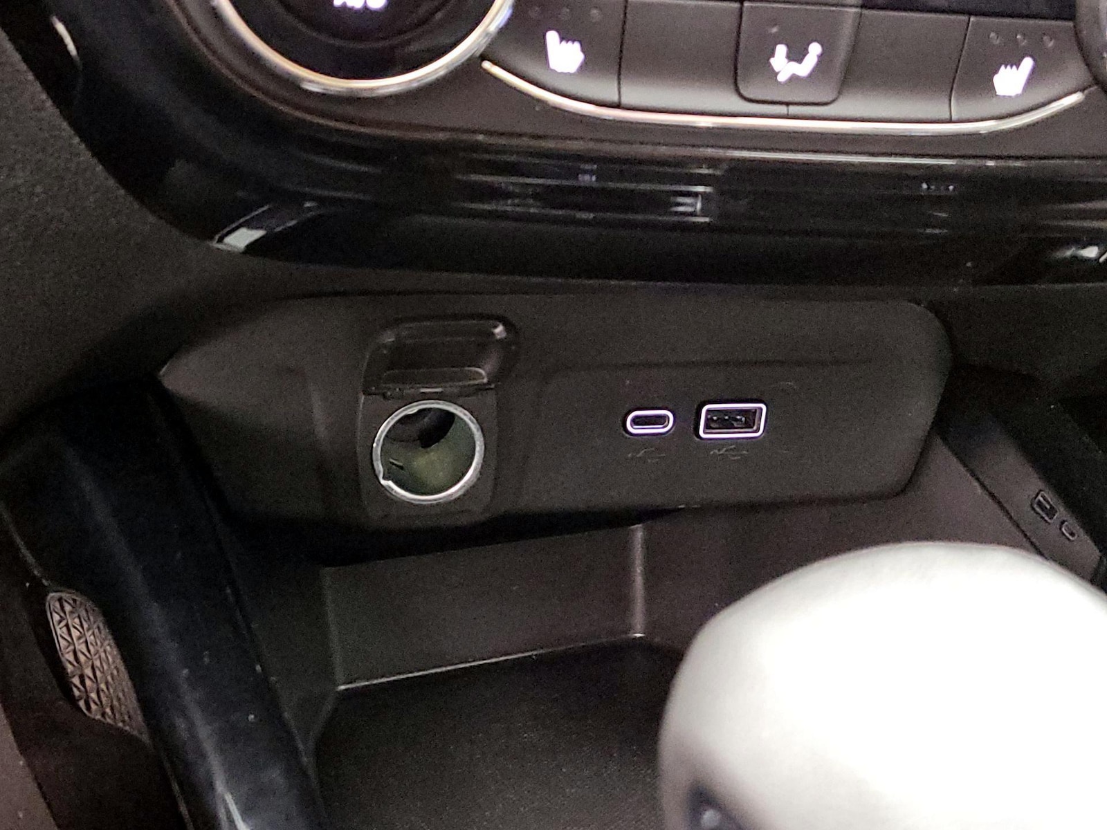 2025 Chevrolet Trax LT - Photo 19