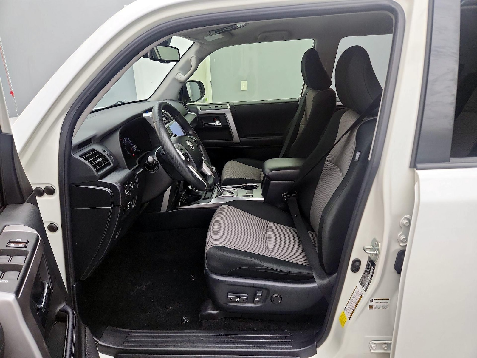2022 Toyota 4Runner SR5 - Photo 12