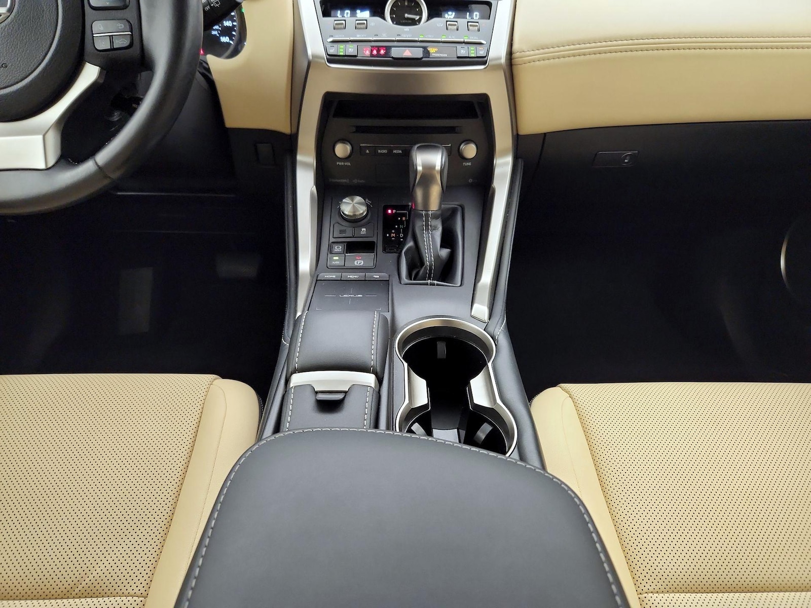 2021 Lexus NX 300 - Photo 16