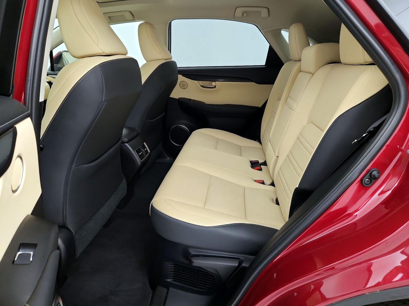 2021 Lexus NX 300 - Photo 19