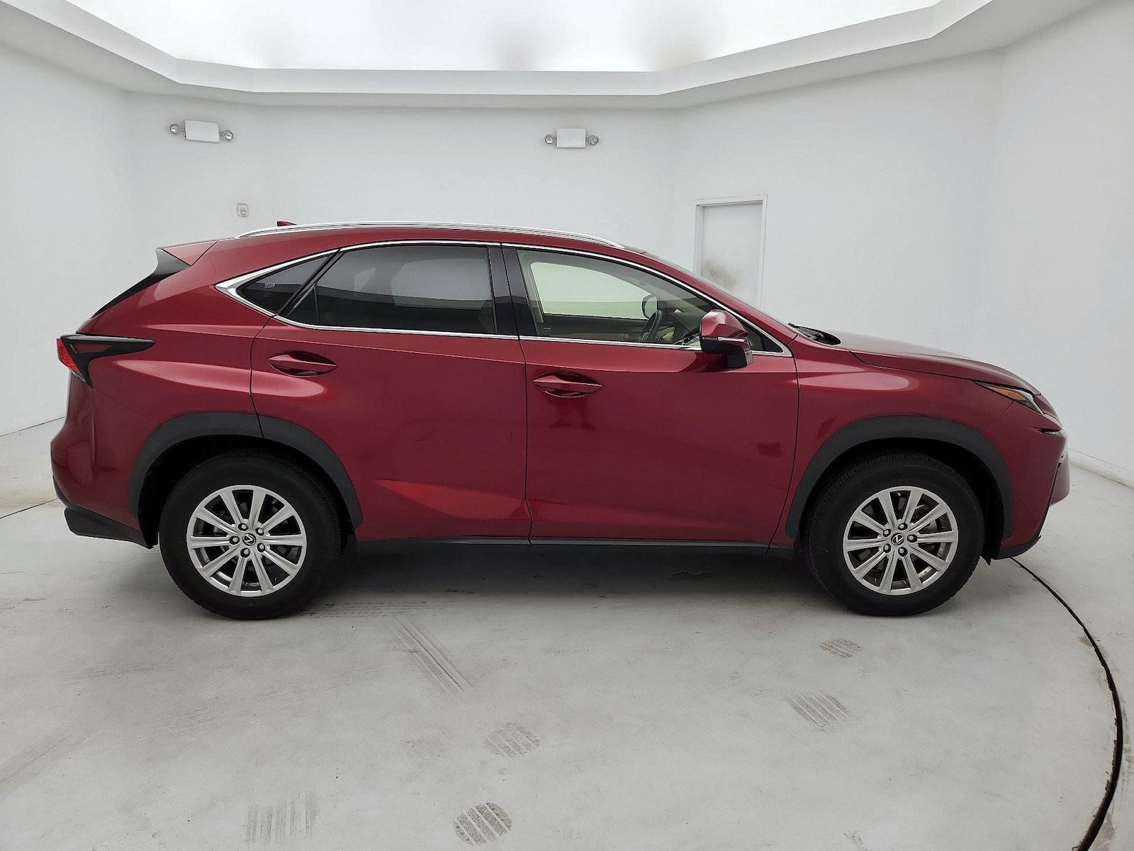 2021 Lexus NX 300 - Photo 4