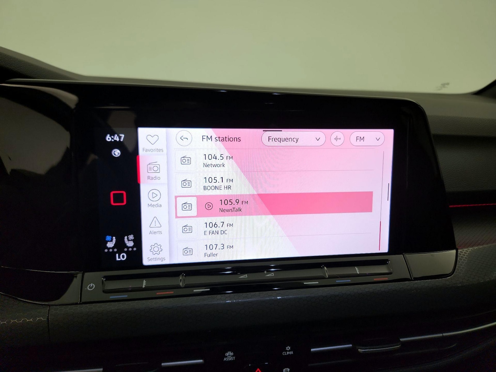 2024 Volkswagen Golf GTI SE - Photo 17
