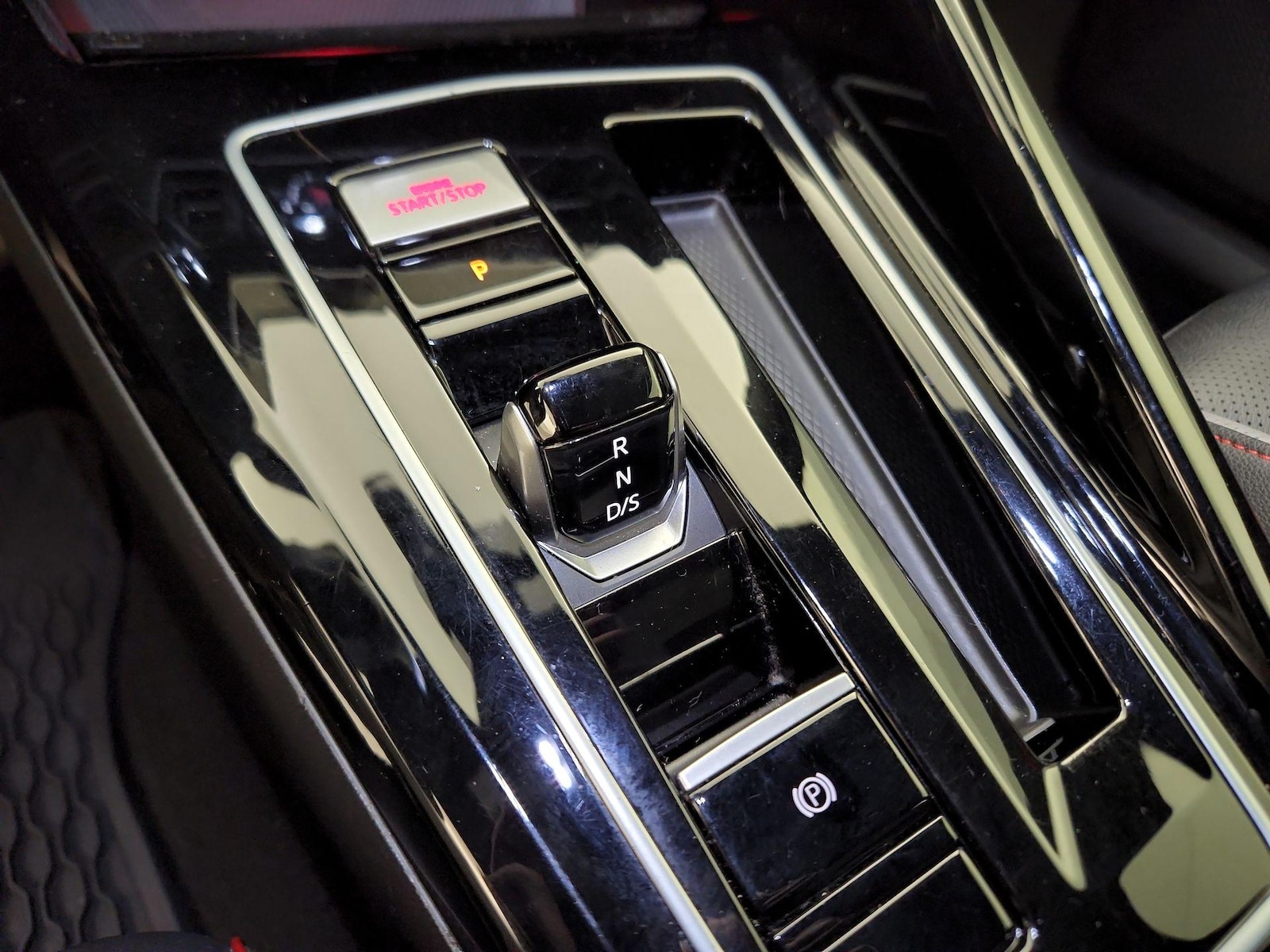 2024 Volkswagen Golf GTI SE - Photo 19