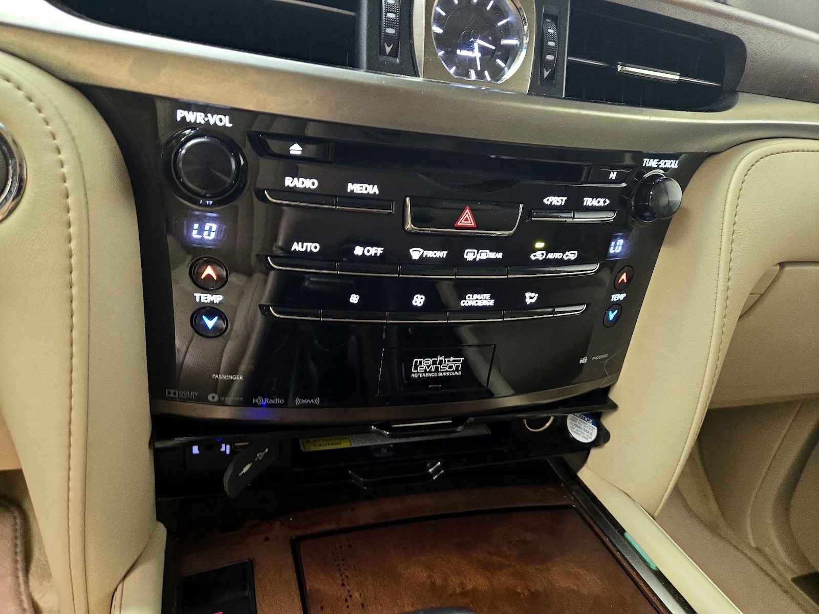 2018 Lexus LX 570, photo 18