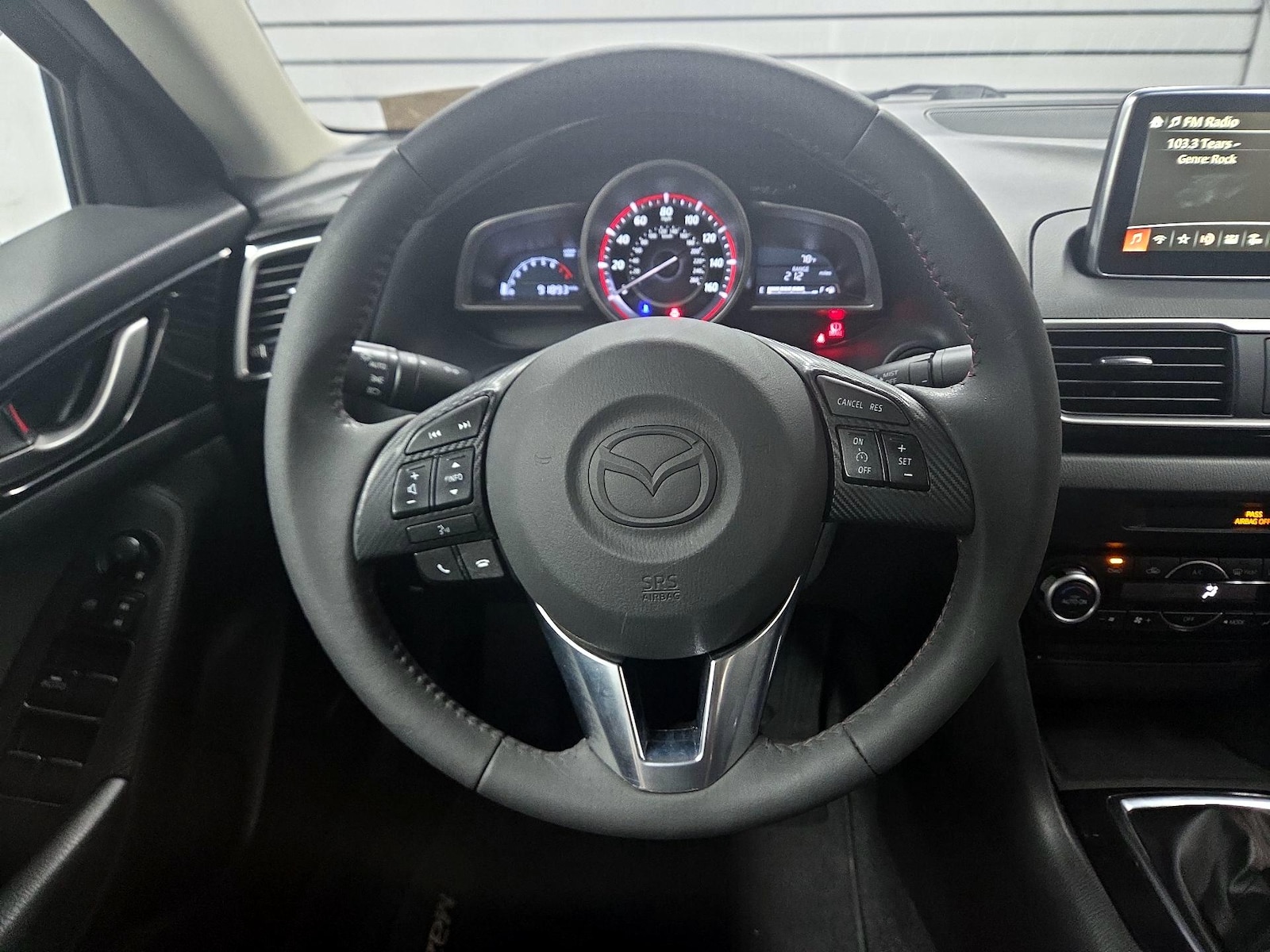 2016 Mazda MAZDA3 i Touring - Photo 11