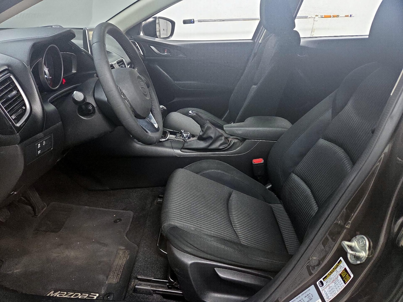 2016 Mazda MAZDA3 i Touring - Photo 12