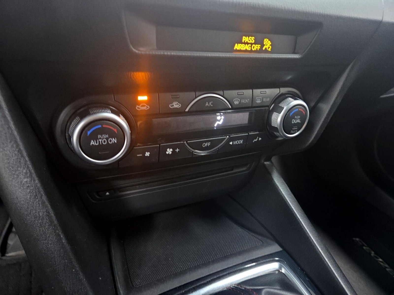 2016 Mazda MAZDA3 i Touring - Photo 15