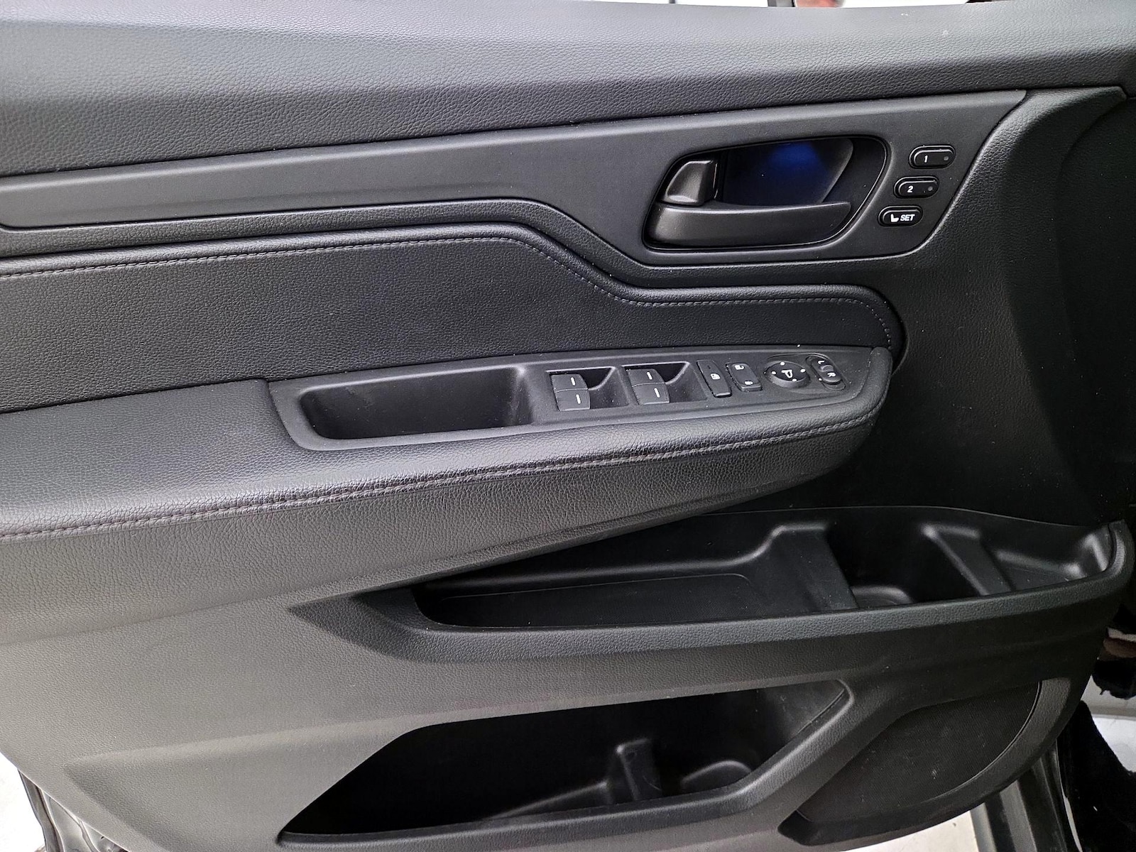2023 Honda Odyssey EX-L - Photo 13