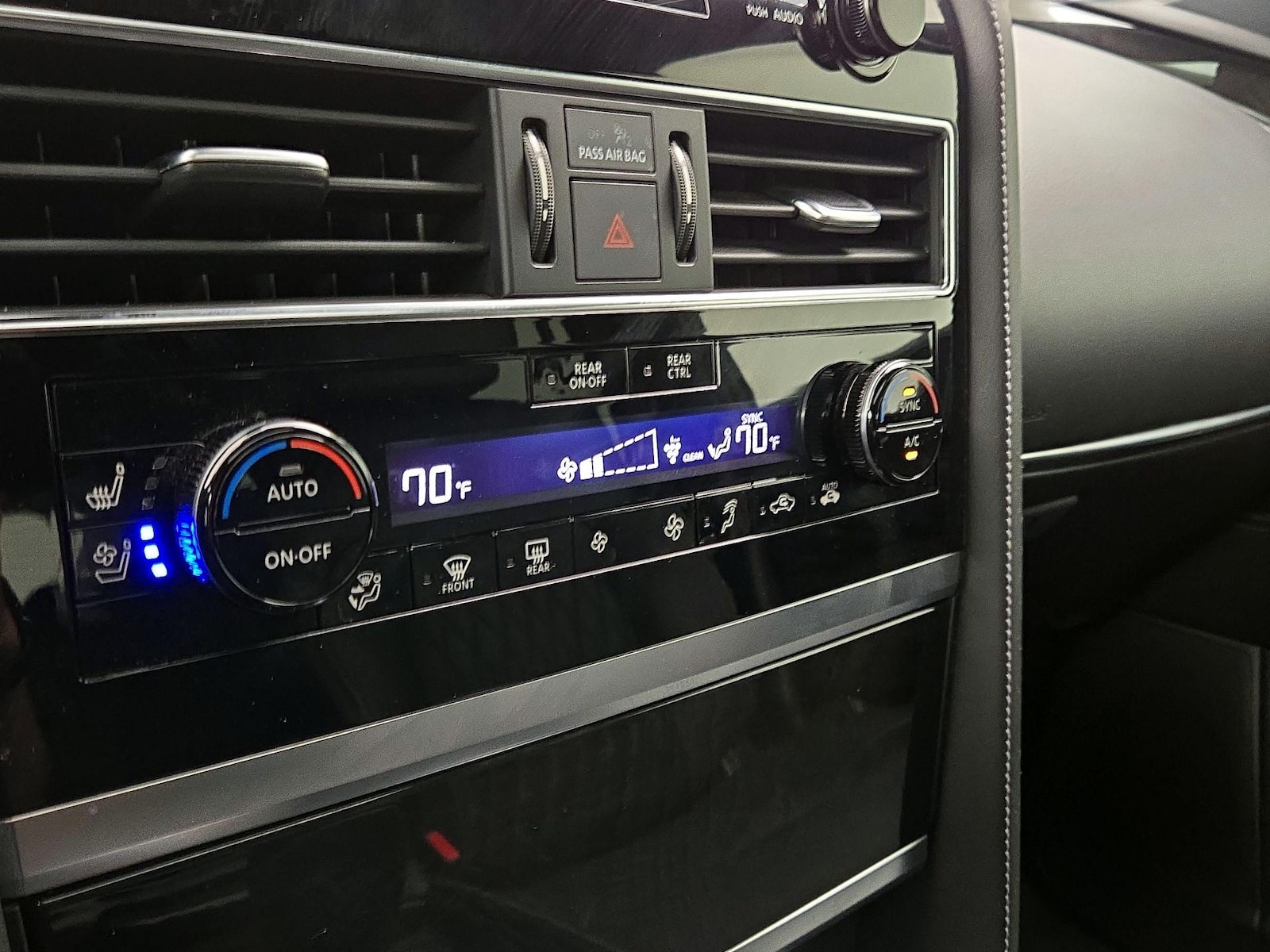 2023 INFINITI QX80 Sensory 4WD - Photo 18