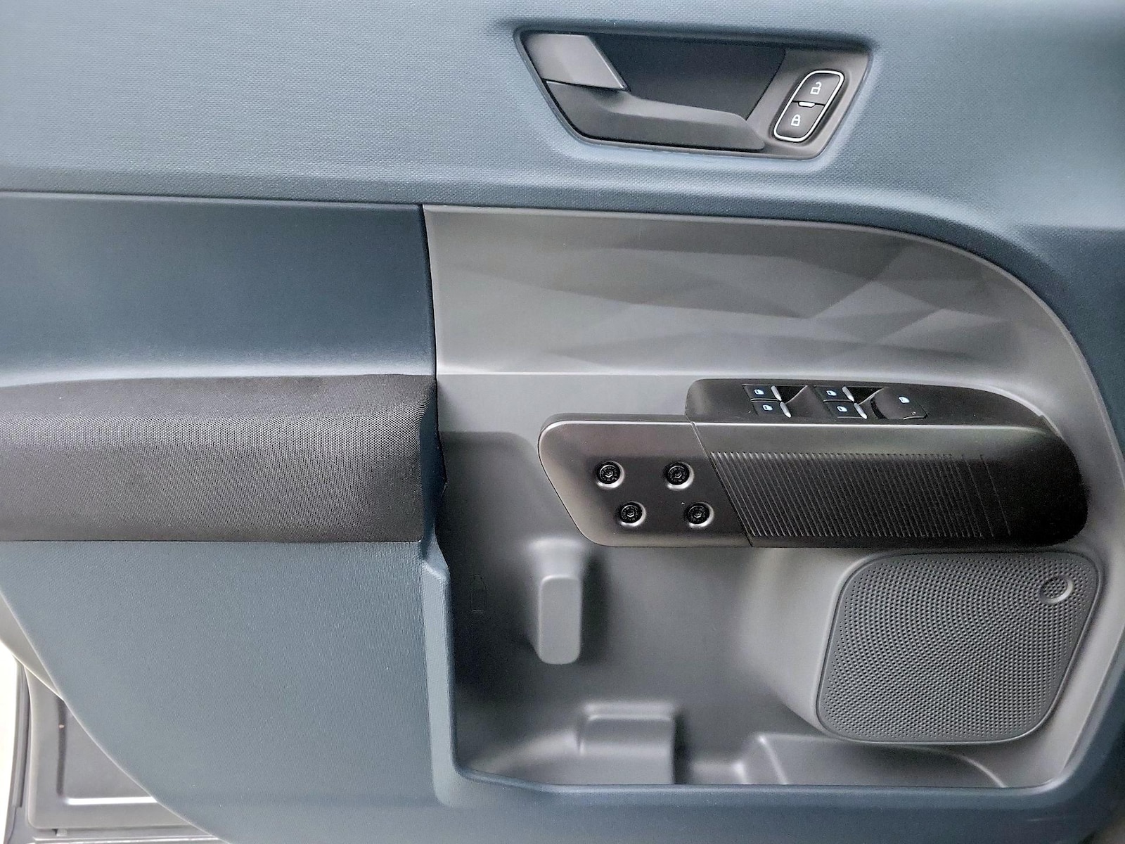 2025 Ford Maverick XL - Photo 13