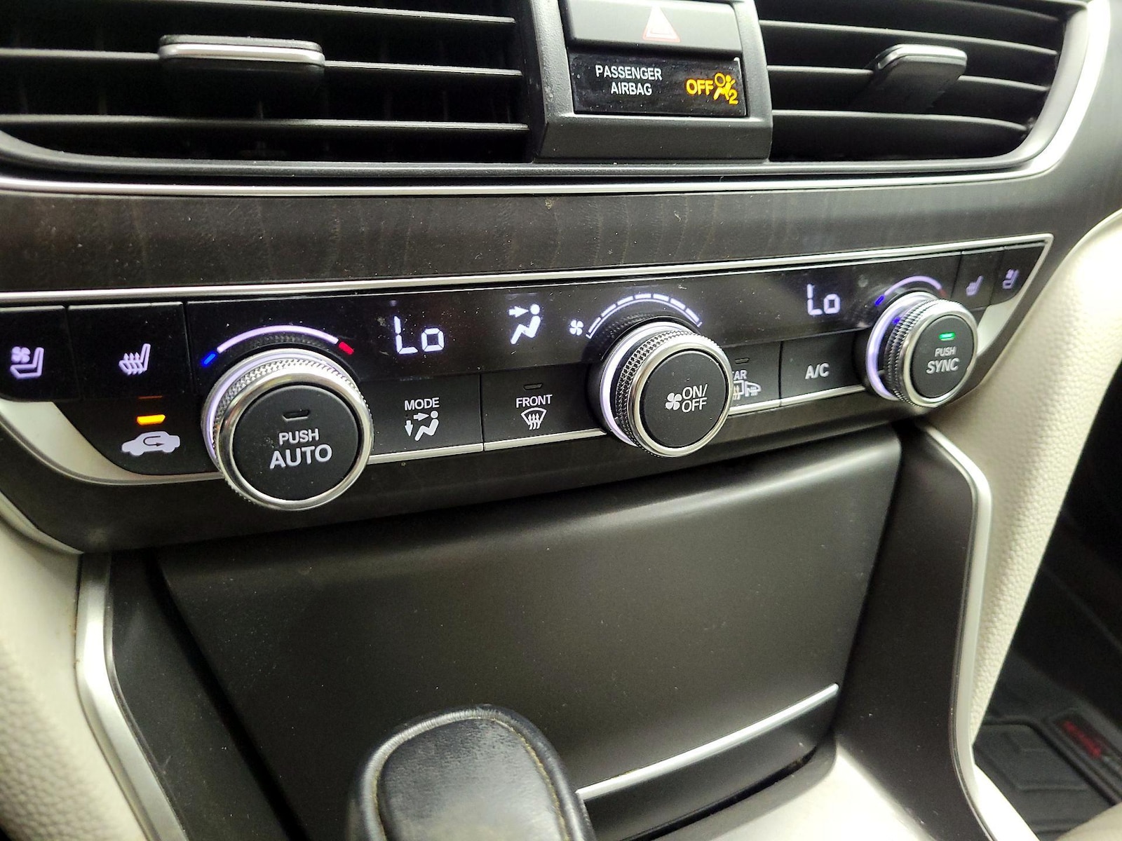 2018 Honda Accord Touring - Photo 16