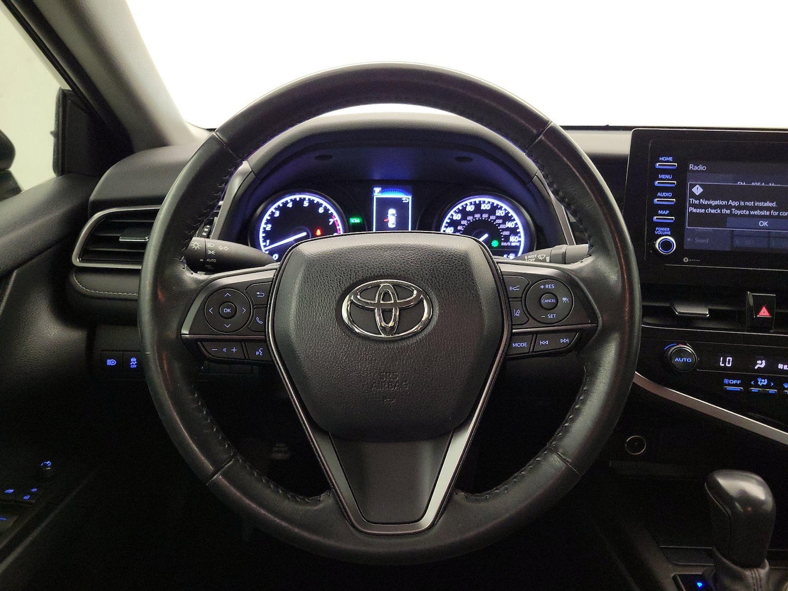 2021 Toyota Camry SE - Photo 11