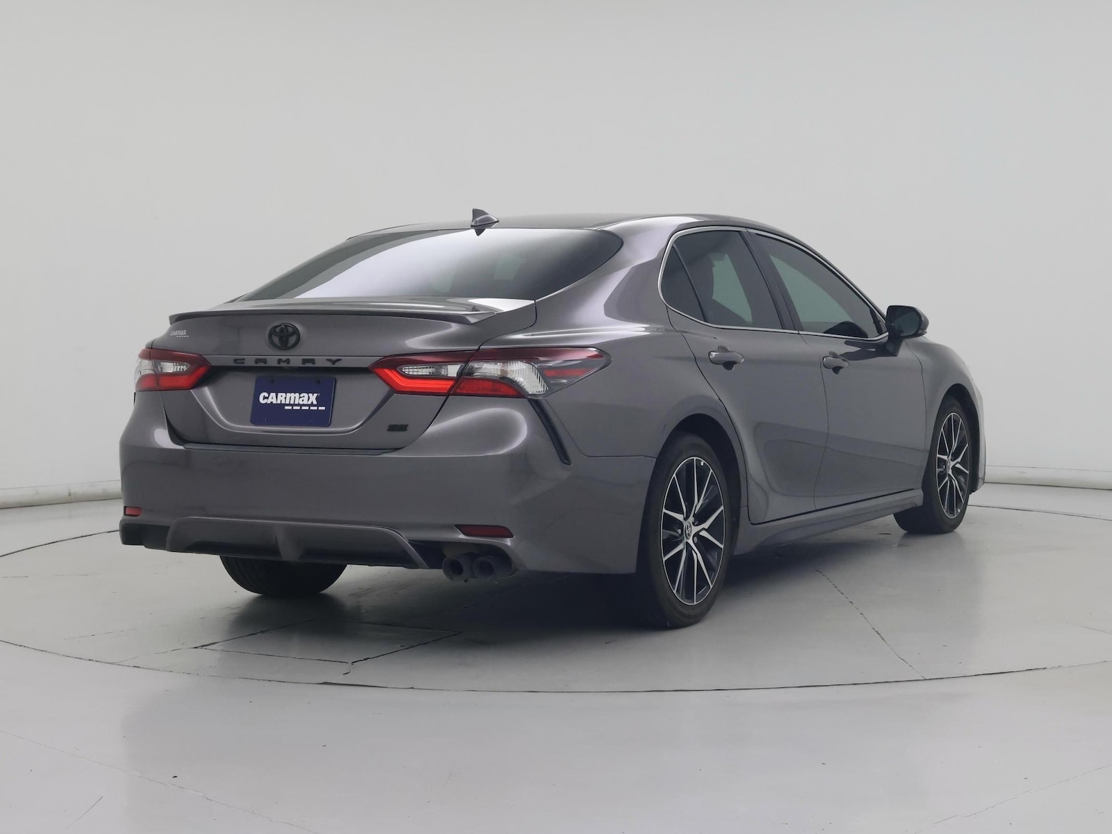 2021 Toyota Camry SE - Photo 9