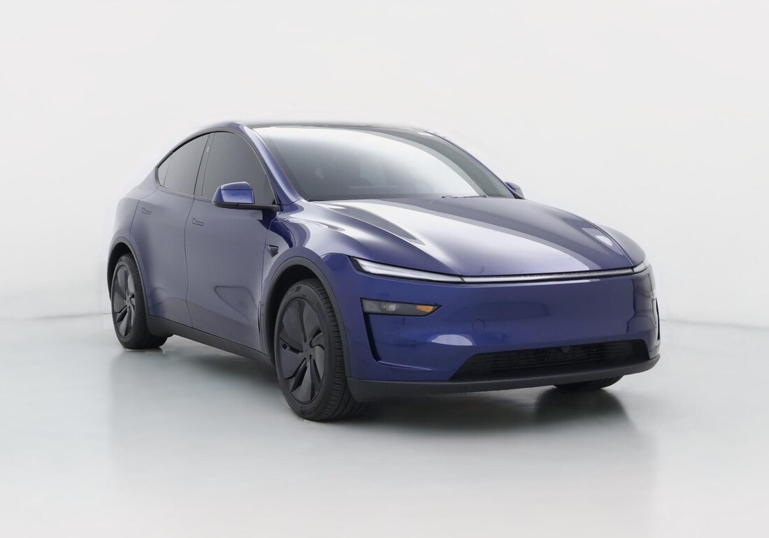 2026 Tesla Model Y Premium Rear-Wheel Drive in Blue — CarMax photo