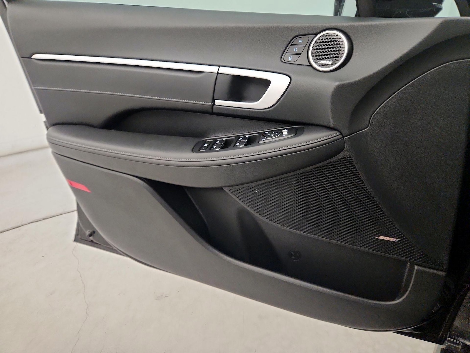 2025 Hyundai Sonata Hybrid Limited - Photo 13