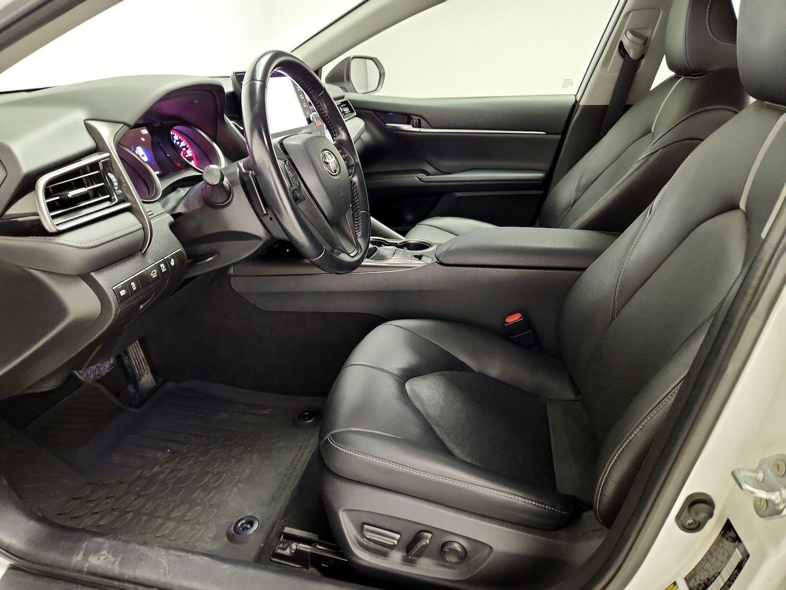 2021 Toyota Camry XSE - Photo 12