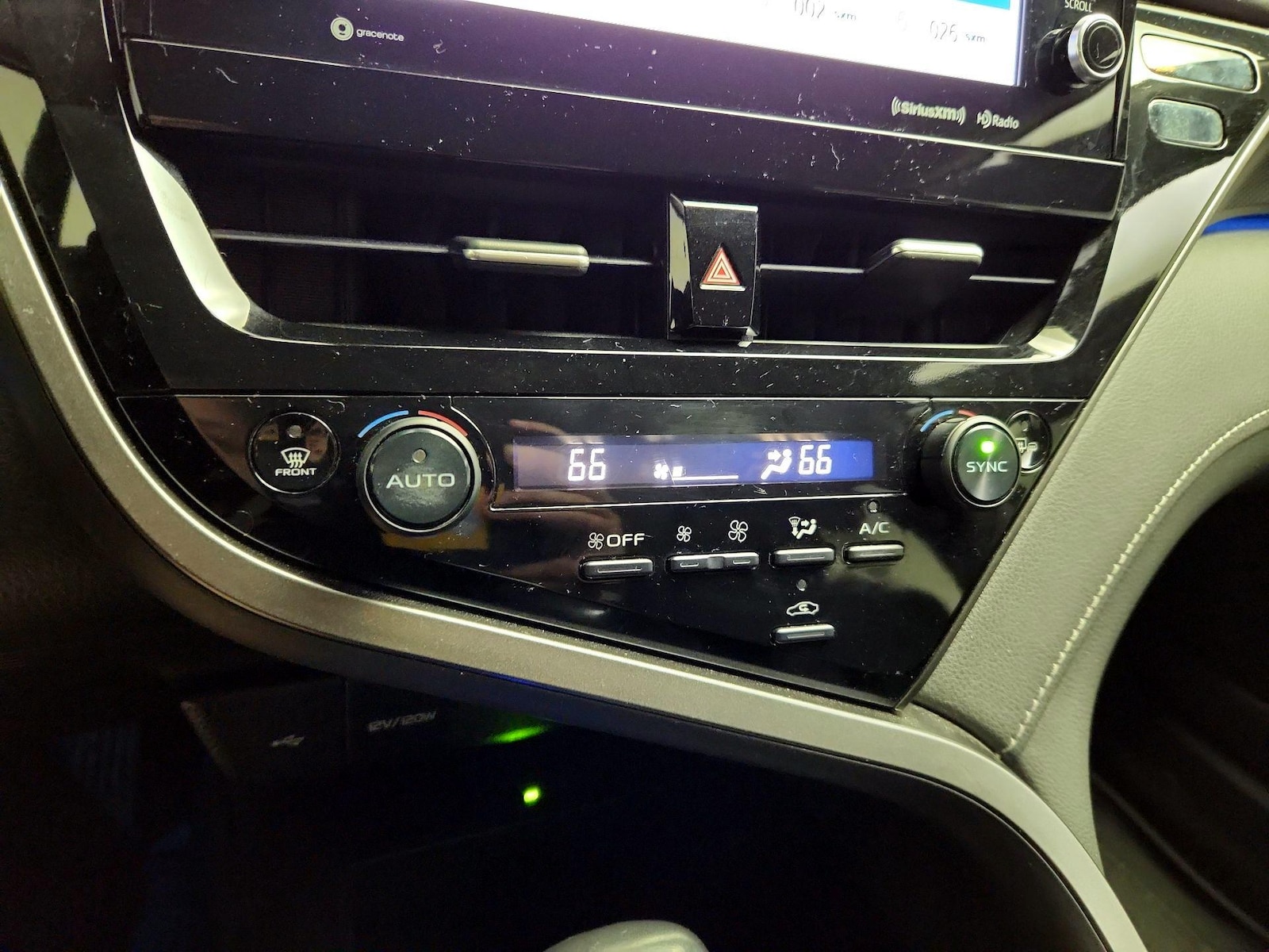 2021 Toyota Camry XSE - Photo 17