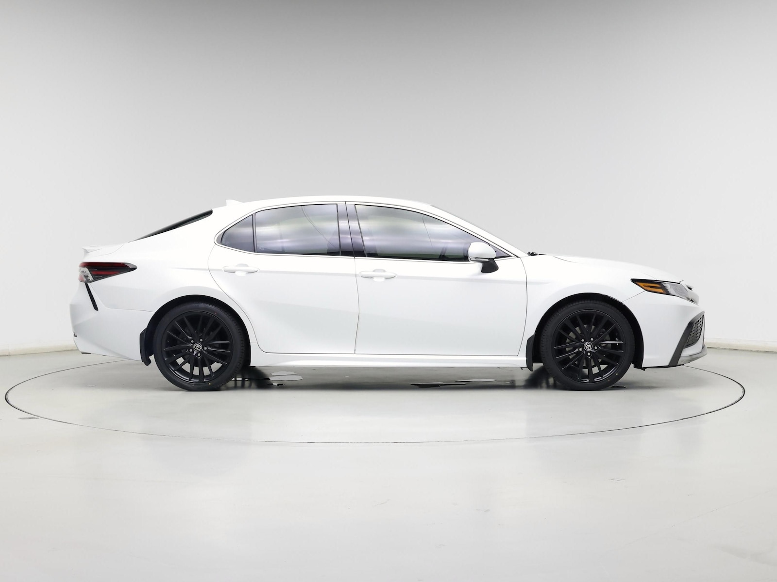2021 Toyota Camry XSE - Photo 8