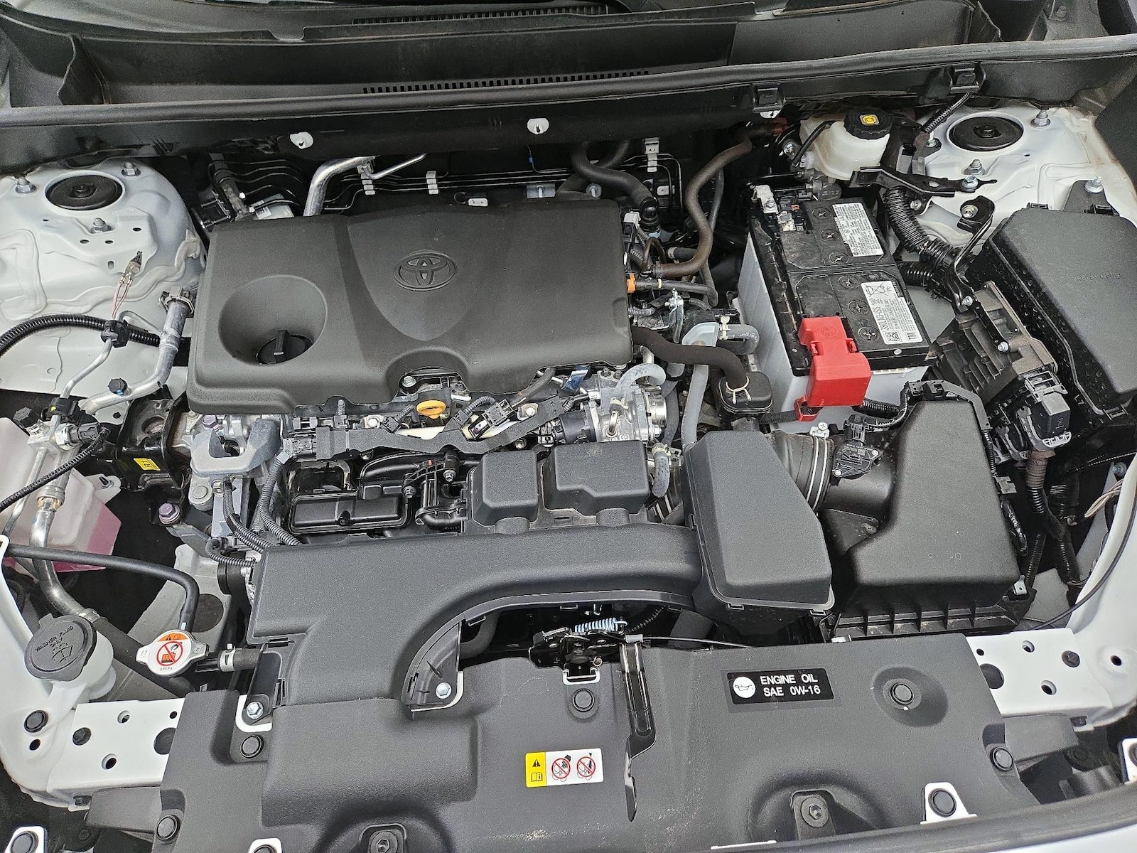 2025 Toyota RAV4 LE - Photo 22