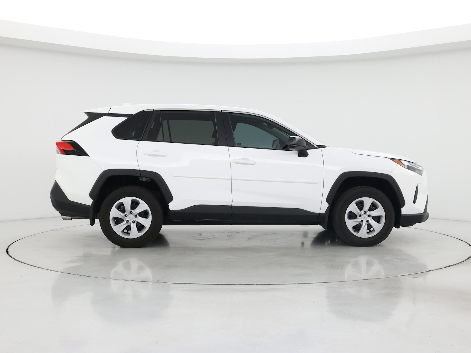 2025 Toyota RAV4 LE - Photo 8