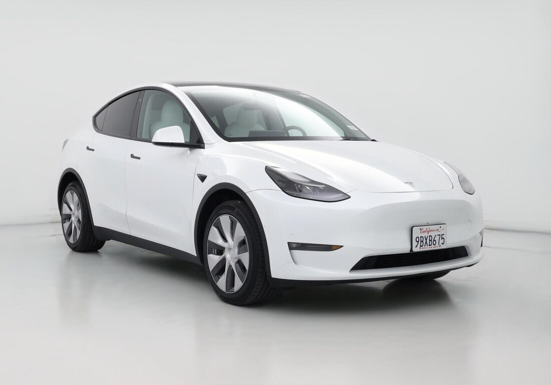 2022 Tesla Model Y Long Range All-Wheel Drive in White — CarMax photo