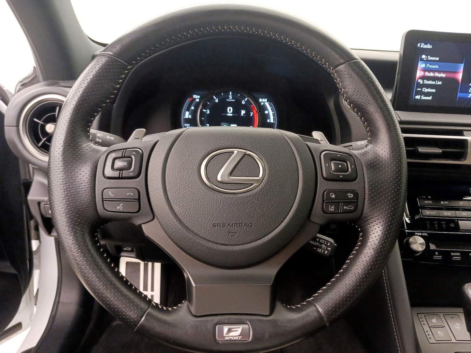 2022 Lexus IS 350 F SPORT - Photo 11