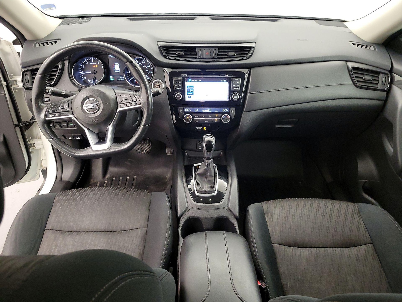 2017 Nissan Rogue SV - Photo 10