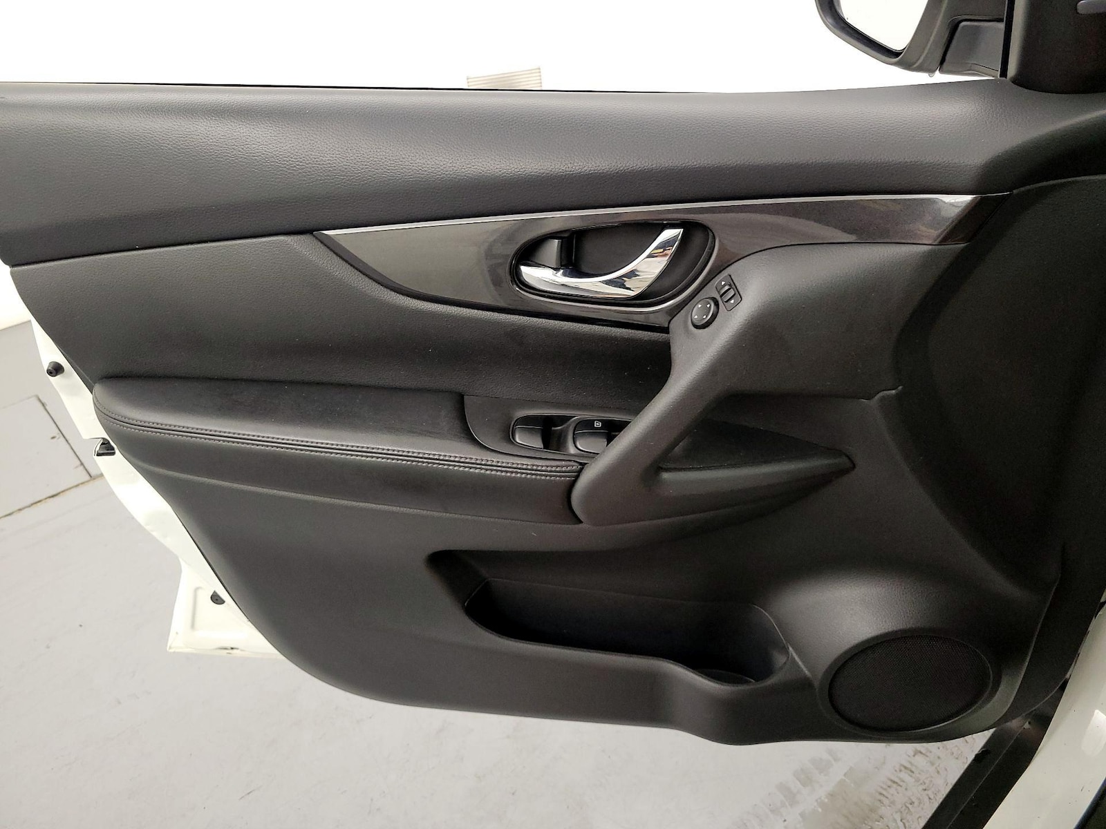 2017 Nissan Rogue SV - Photo 13