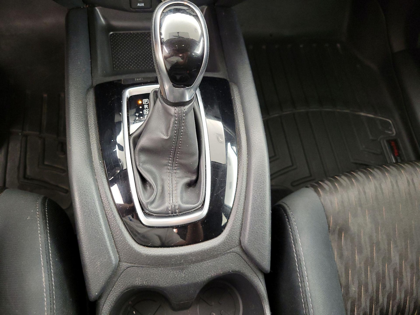 2017 Nissan Rogue SV - Photo 19