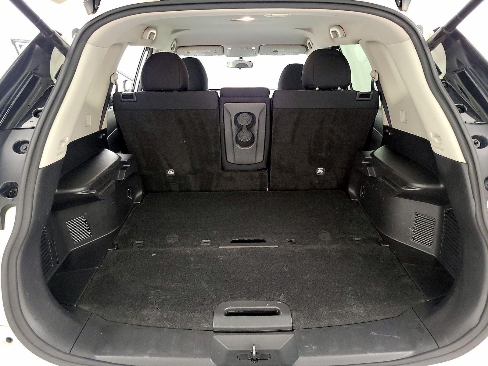 2017 Nissan Rogue SV - Photo 22