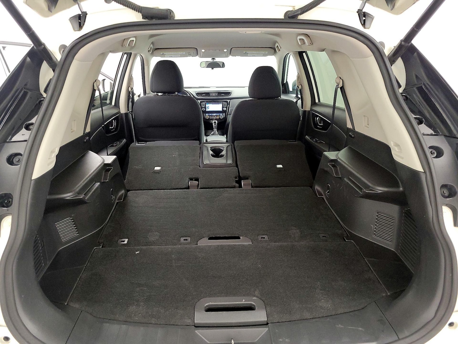 2017 Nissan Rogue SV - Photo 23