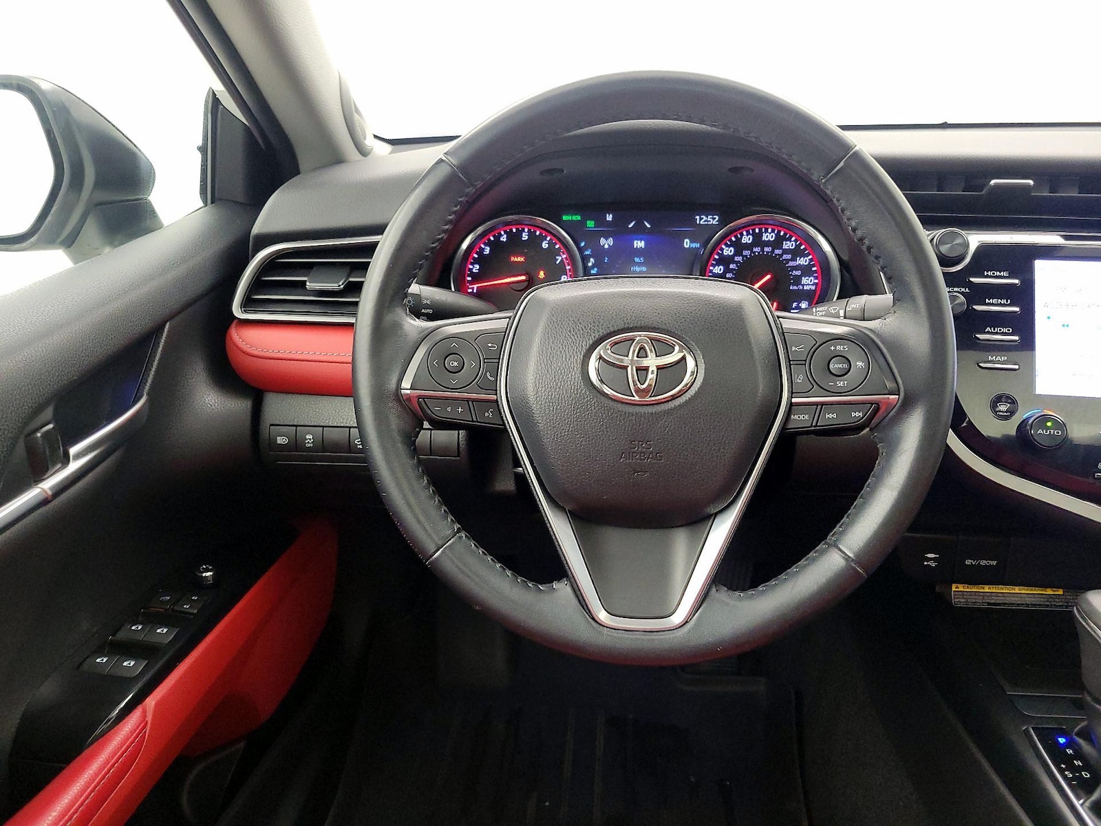 2019 Toyota Camry XSE - Photo 11