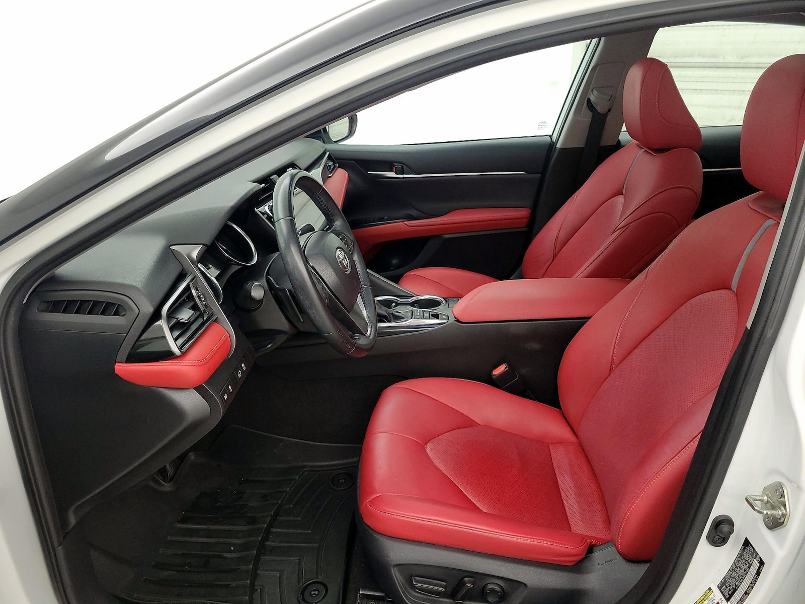 2019 Toyota Camry XSE - Photo 12