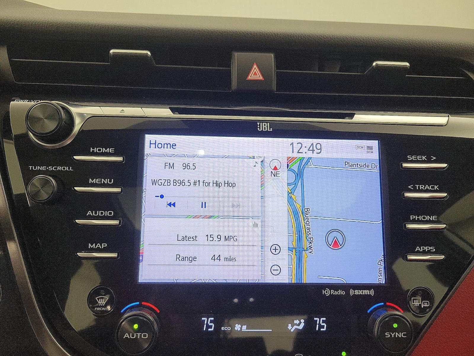 2019 Toyota Camry XSE - Photo 16