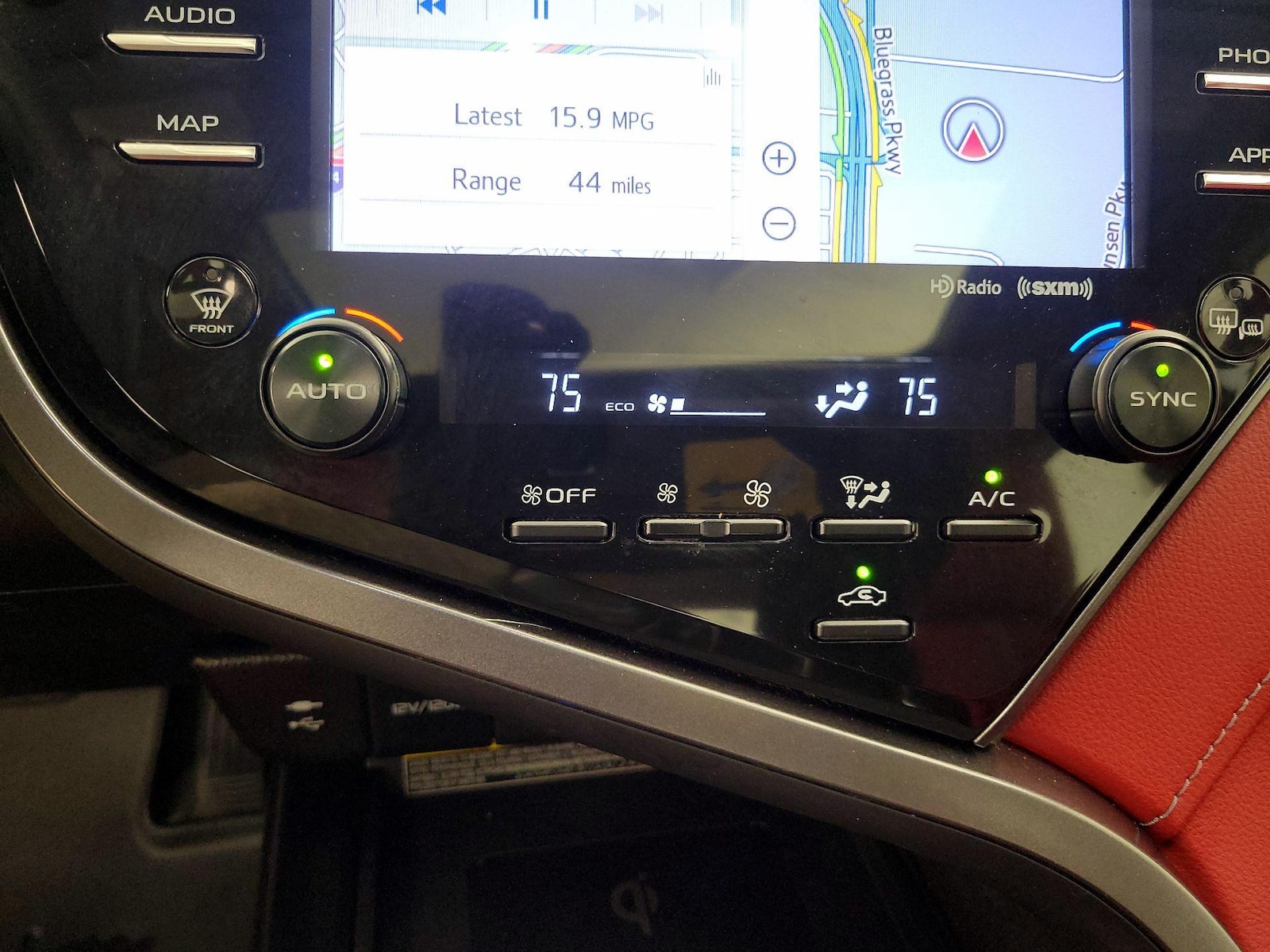 2019 Toyota Camry XSE - Photo 17