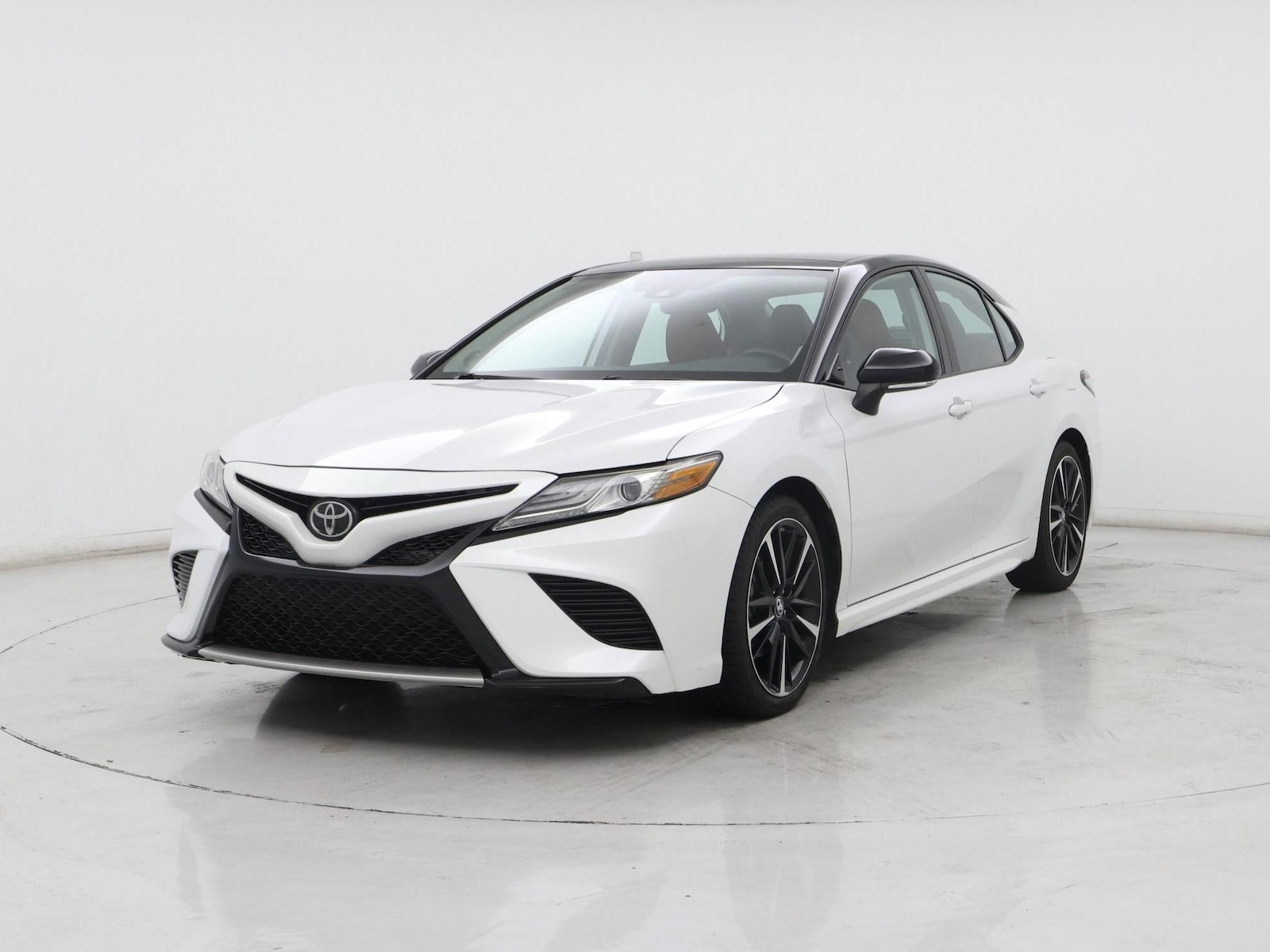 2019 Toyota Camry XSE - Photo 5