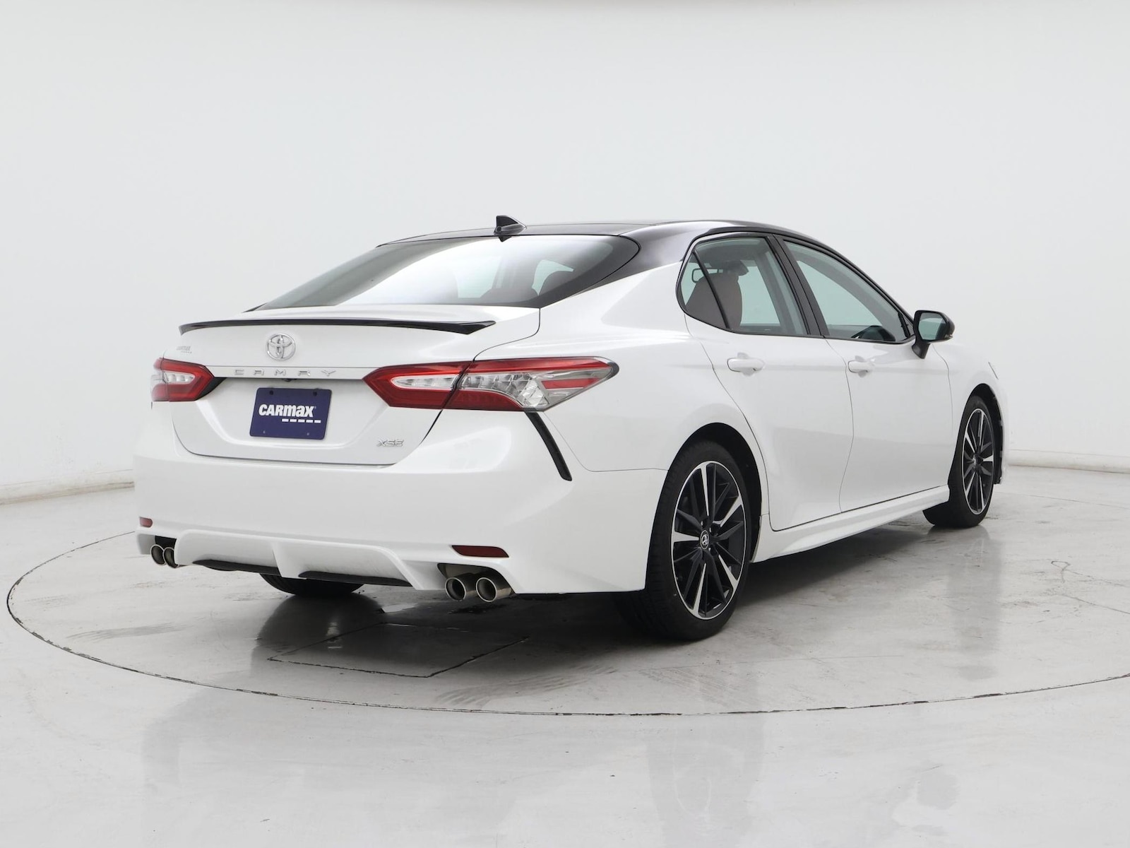 2019 Toyota Camry XSE - Photo 9