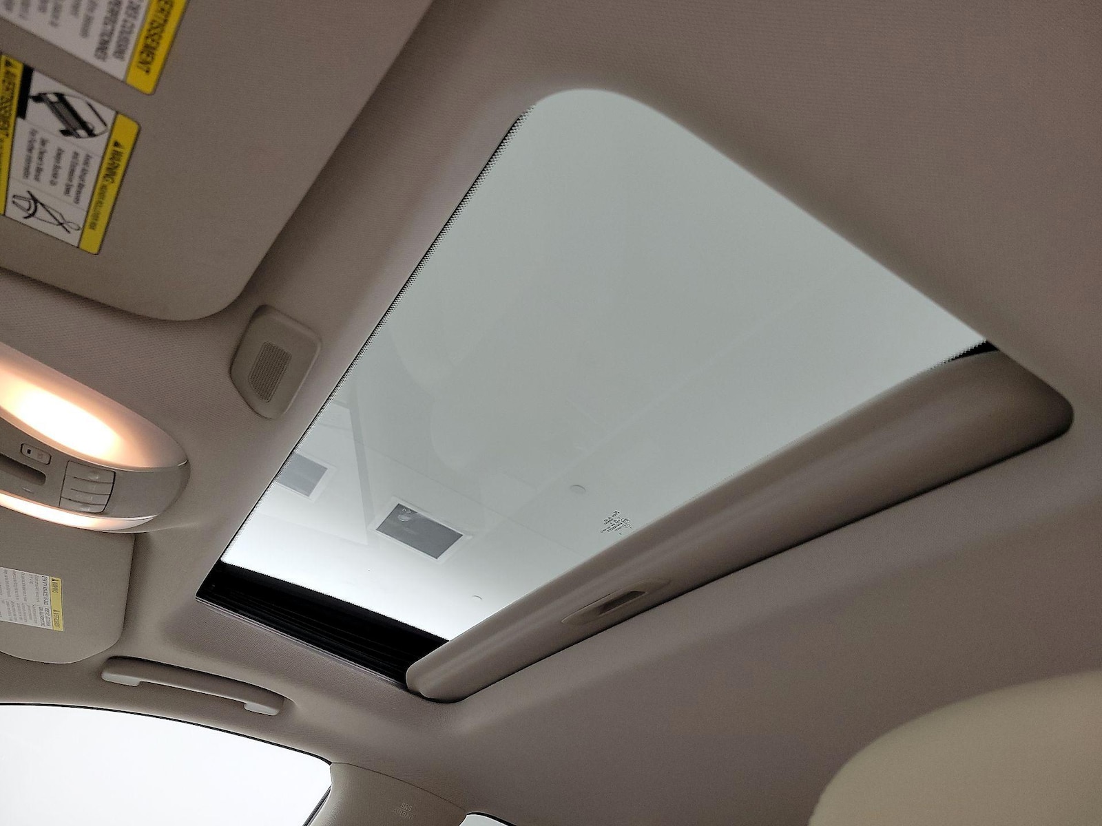 Sunroof(s) & Overhead Airbags