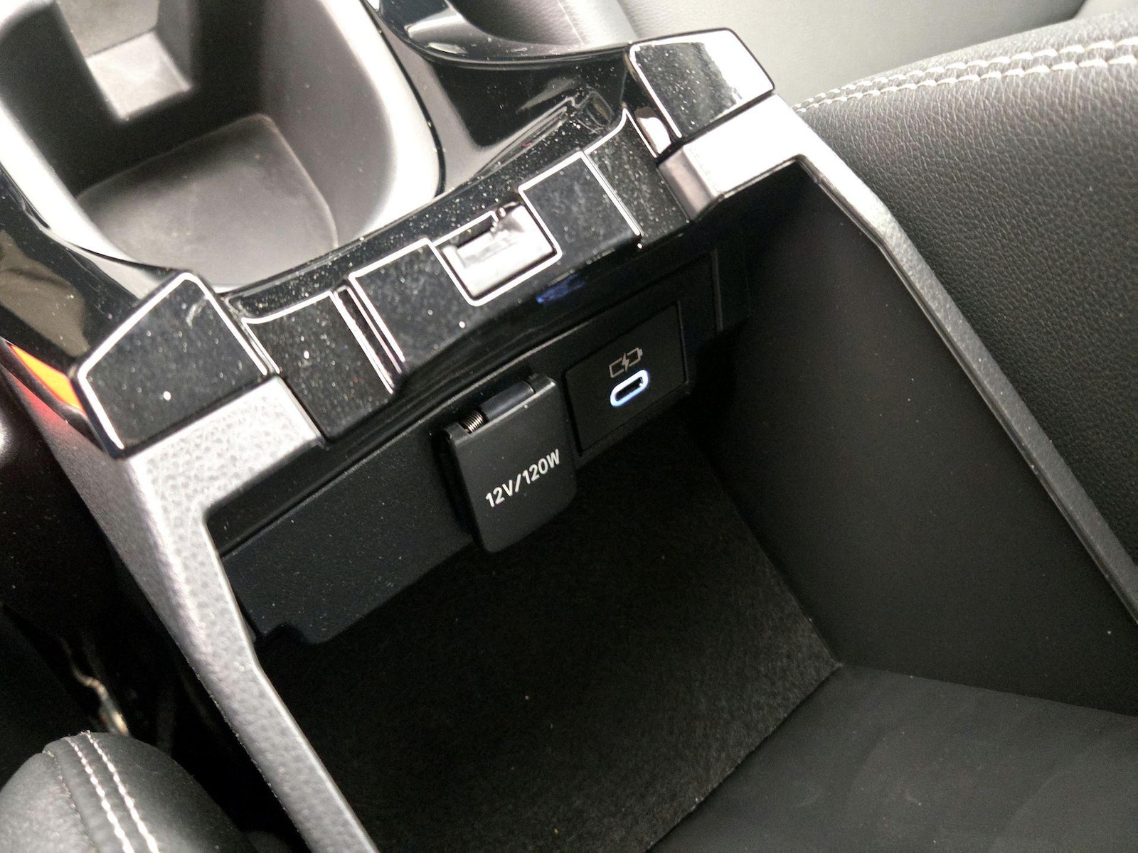 2025 Toyota Corolla Cross XLE - Photo 19