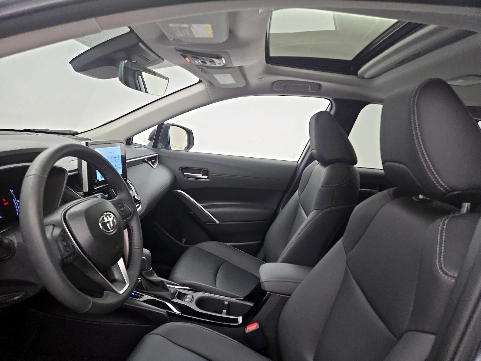2025 Toyota Corolla Cross XLE - Photo 20