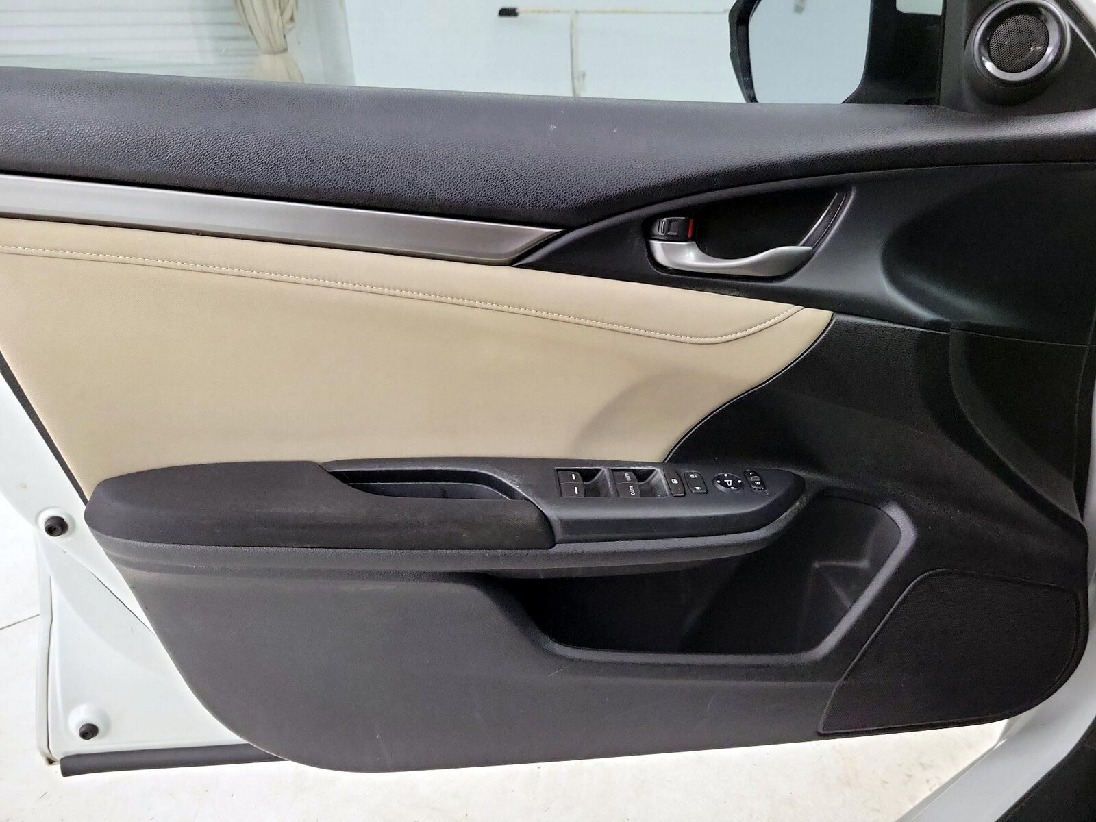 2019 Honda Civic Hatchback EX - Photo 13