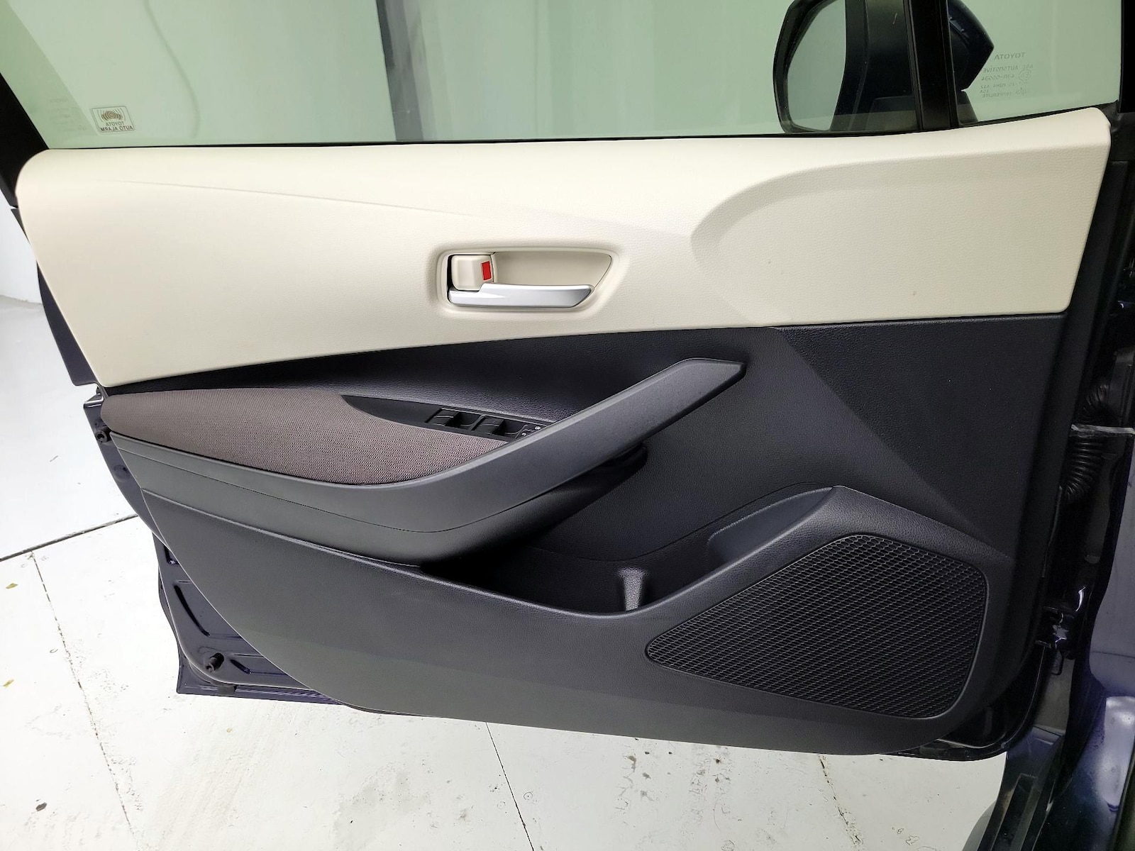 2020 Toyota Corolla LE - Photo 13