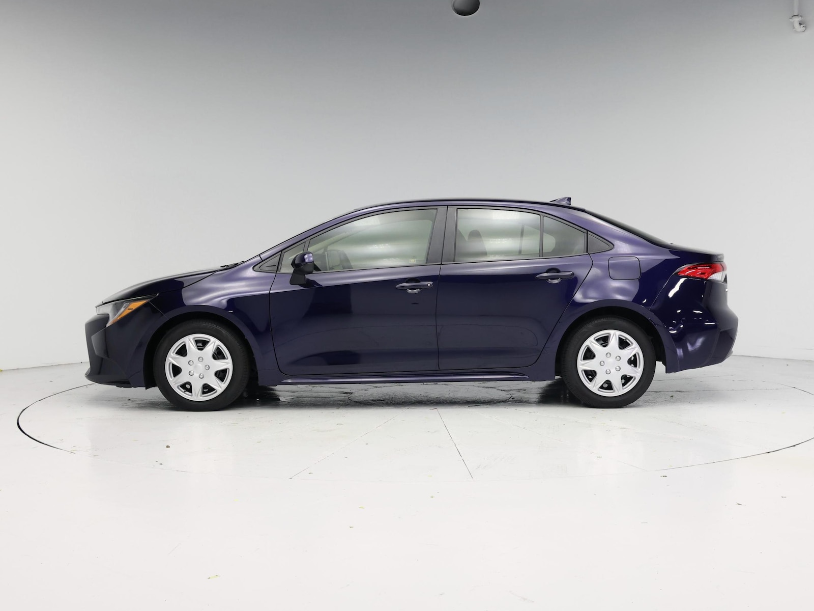 2020 Toyota Corolla LE - Photo 4