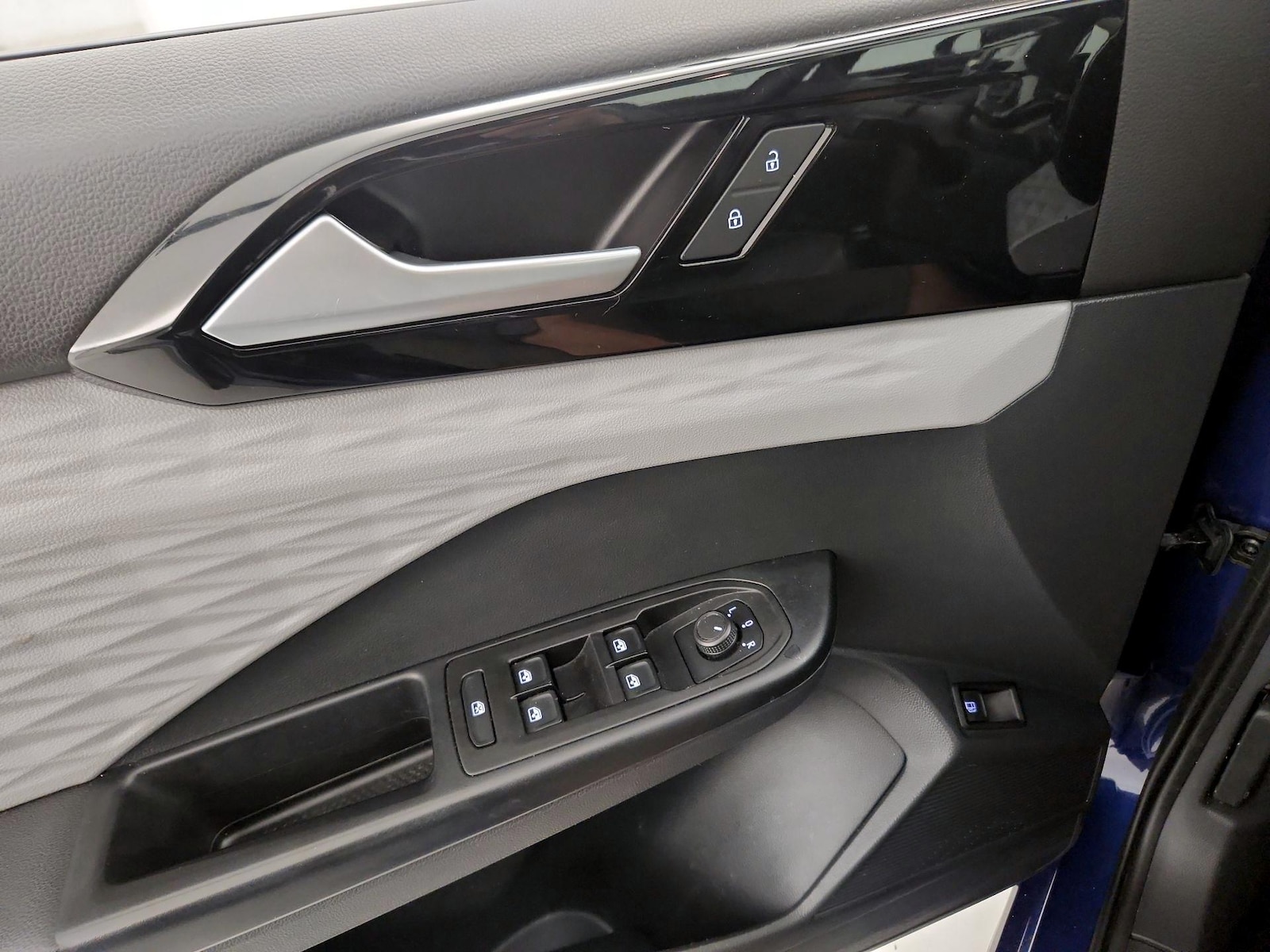 2023 Volkswagen Taos S - Photo 13