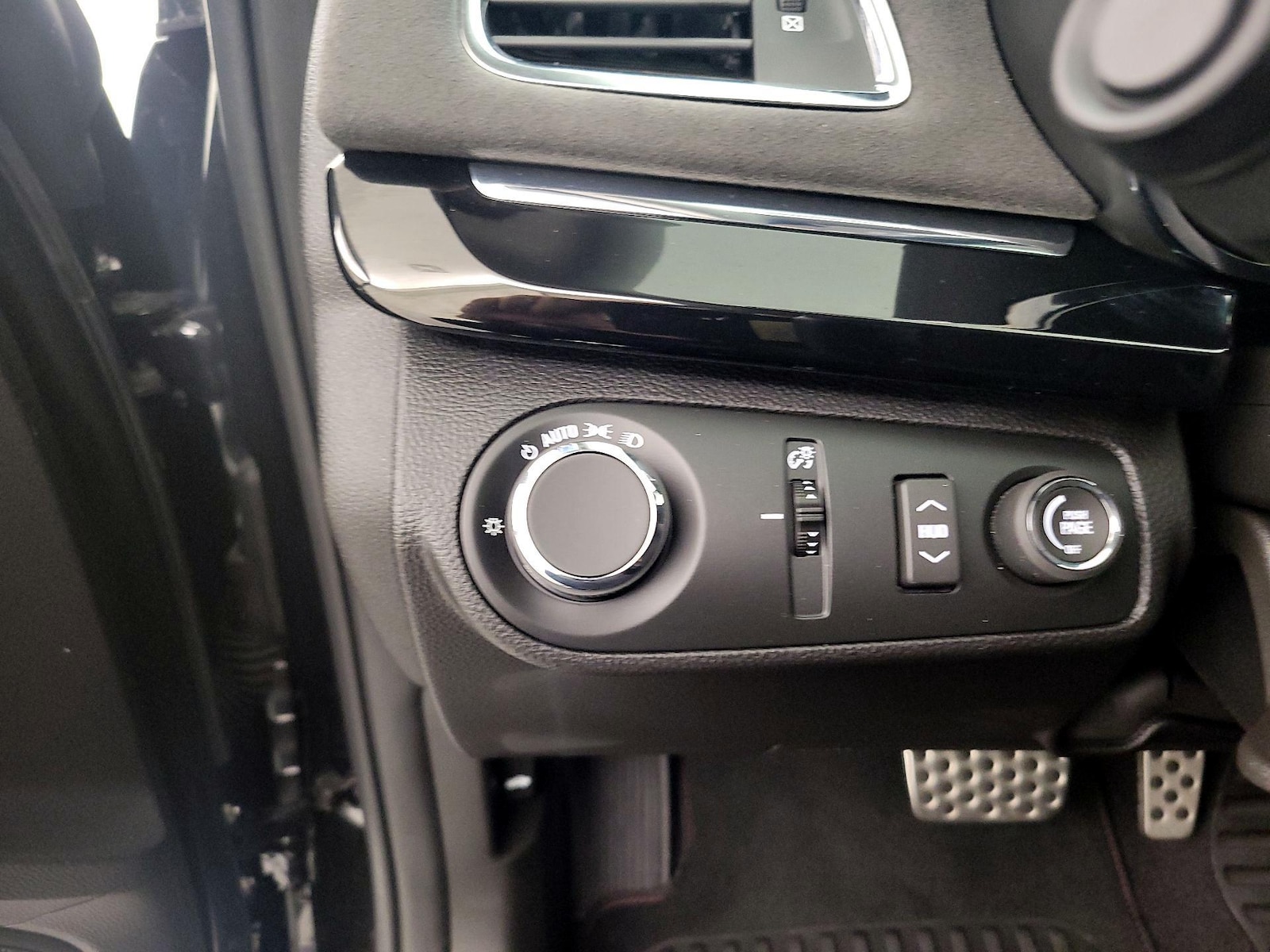 2016 Chevrolet SS Base - Photo 14