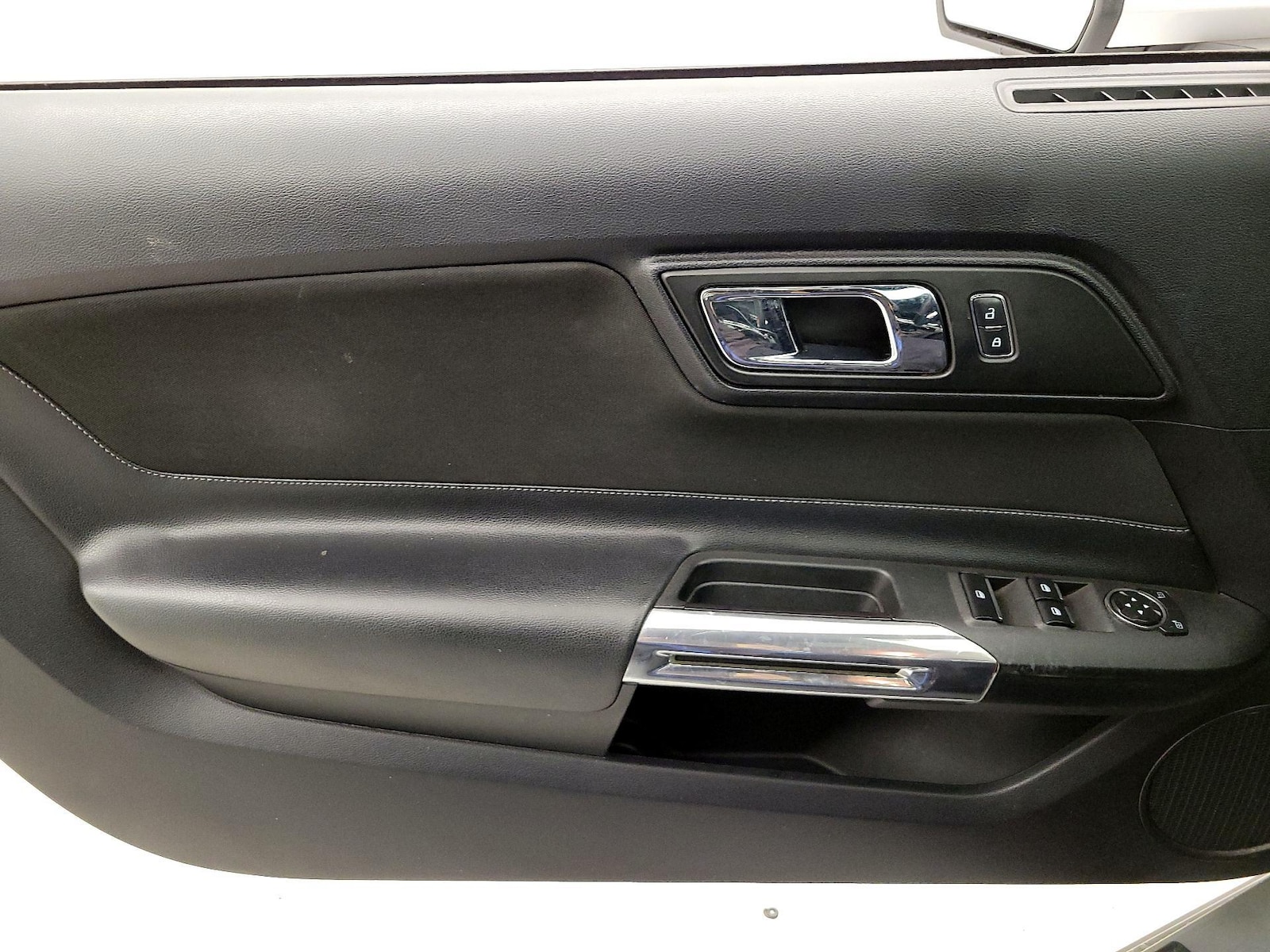2015 Ford Mustang V6 - Photo 13