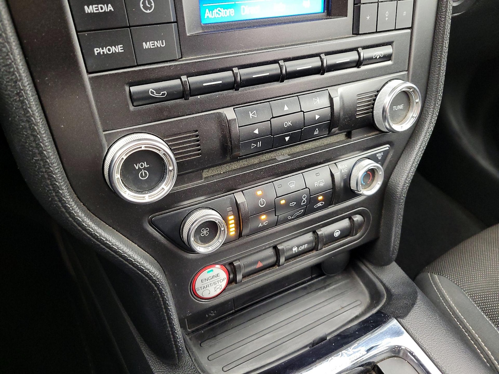 2015 Ford Mustang V6 - Photo 17